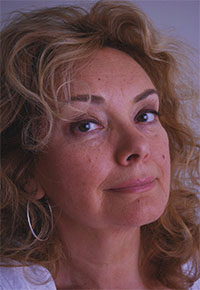 photograph of author Lesley Truffle