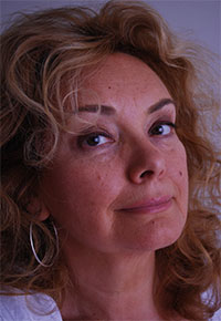Colour photograph of author Lesley Truffle